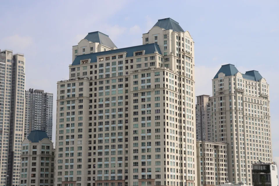 Chuyên viên tư vấn tại văn phòng